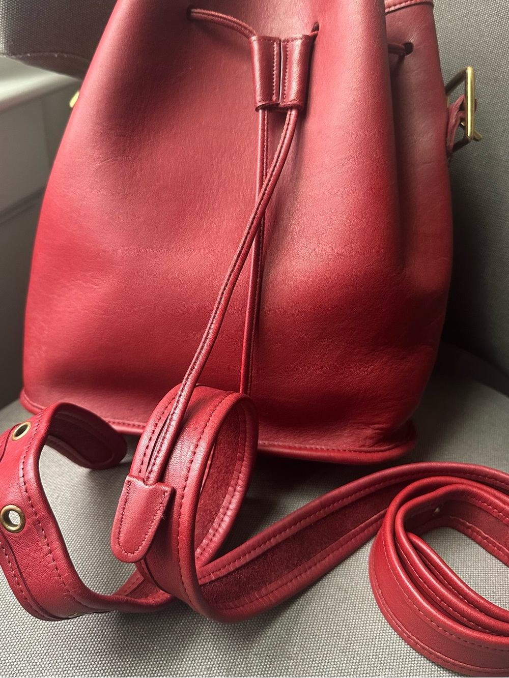COACH VINTAGE RED LEATHER LULA'S BUCKET DUFFLE BAG 9952 - Picture 7 of 10